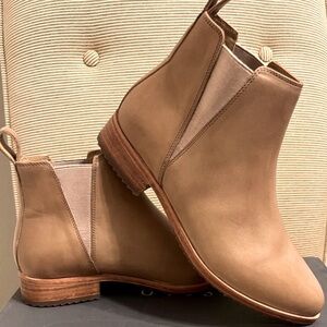 Nisolo Tan Leather Ankle Boots